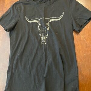 Amazon Black Short Sleeve Tee with Bull Skull Design